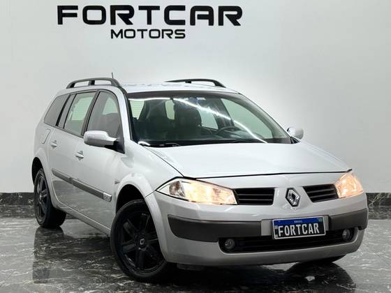 RENAULT MEGANE 2.0 DYNAMIQUE GRAND TOUR 16V GASOLINA 4P AUTOMÁTICO